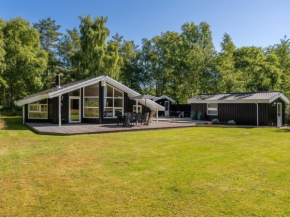 Holiday Home Mika - 1km from the sea by Interhome Læsø